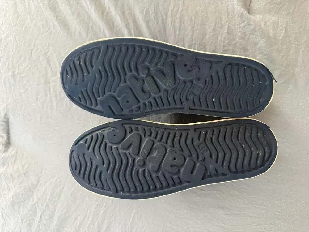 Native Jefferson Slip-On Water Shoes Navy Blue Bone White Junior Size J2